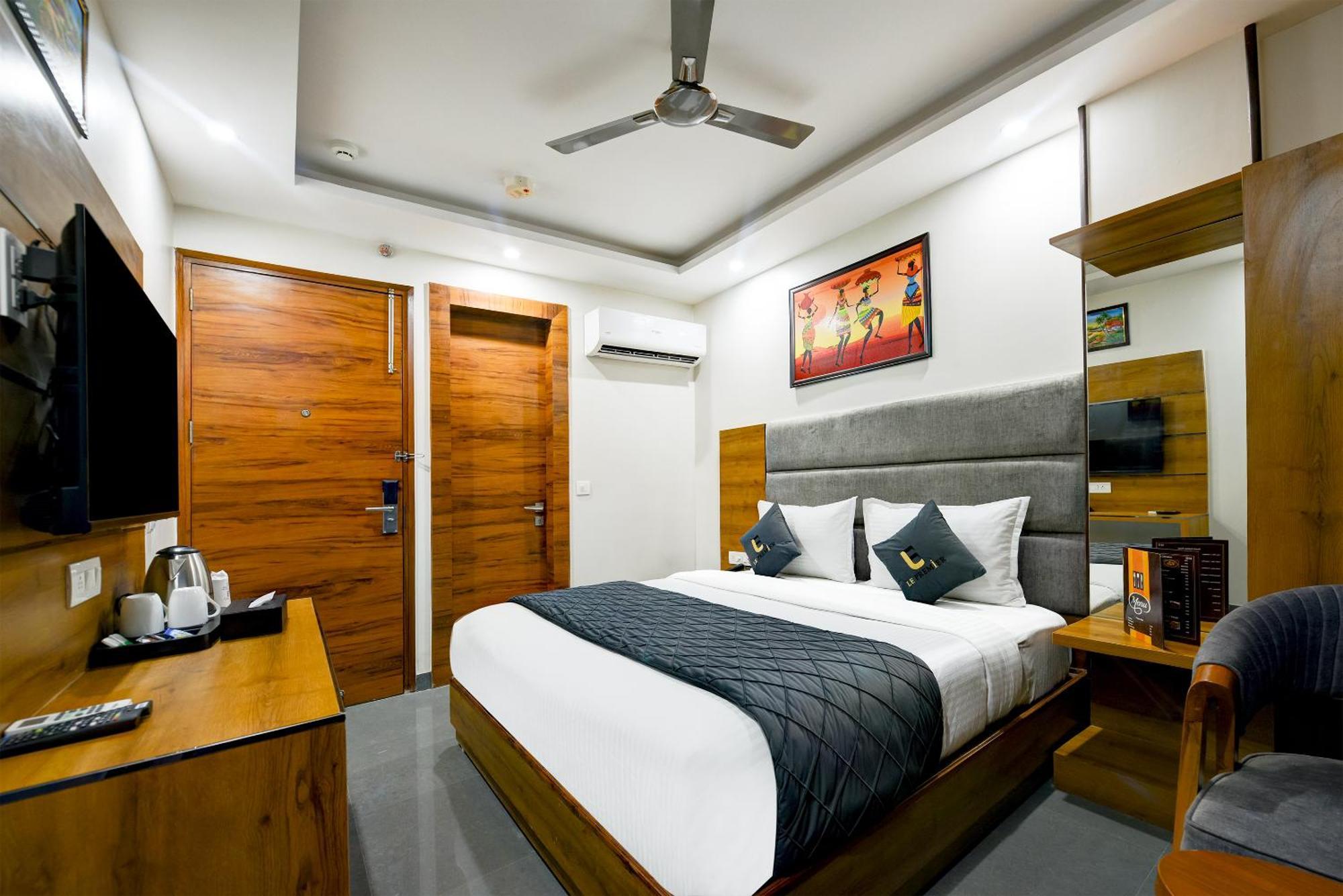 Airport Le Premier, New Delhi Hotel Exterior photo