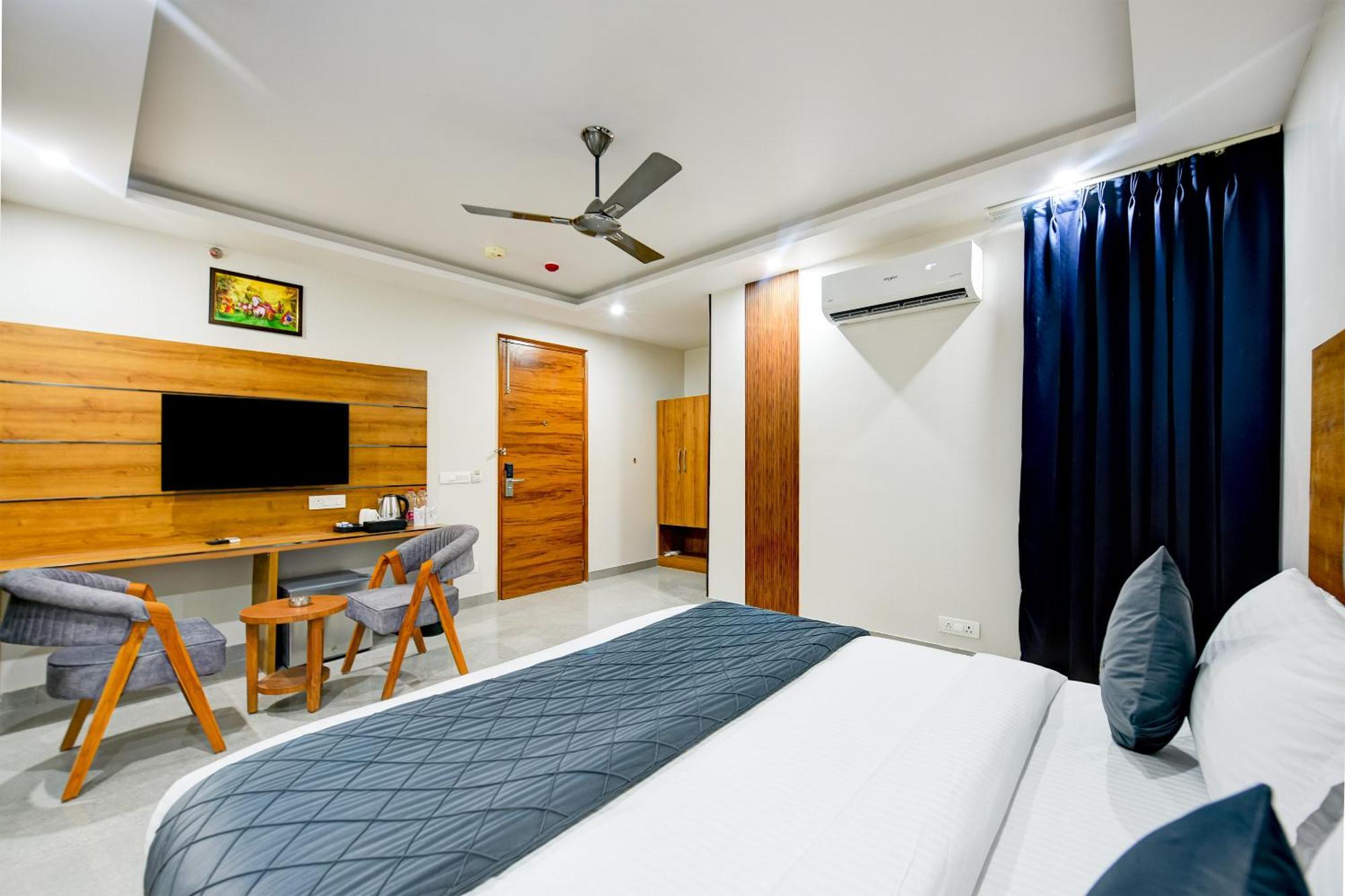 Airport Le Premier, New Delhi Hotel Exterior photo