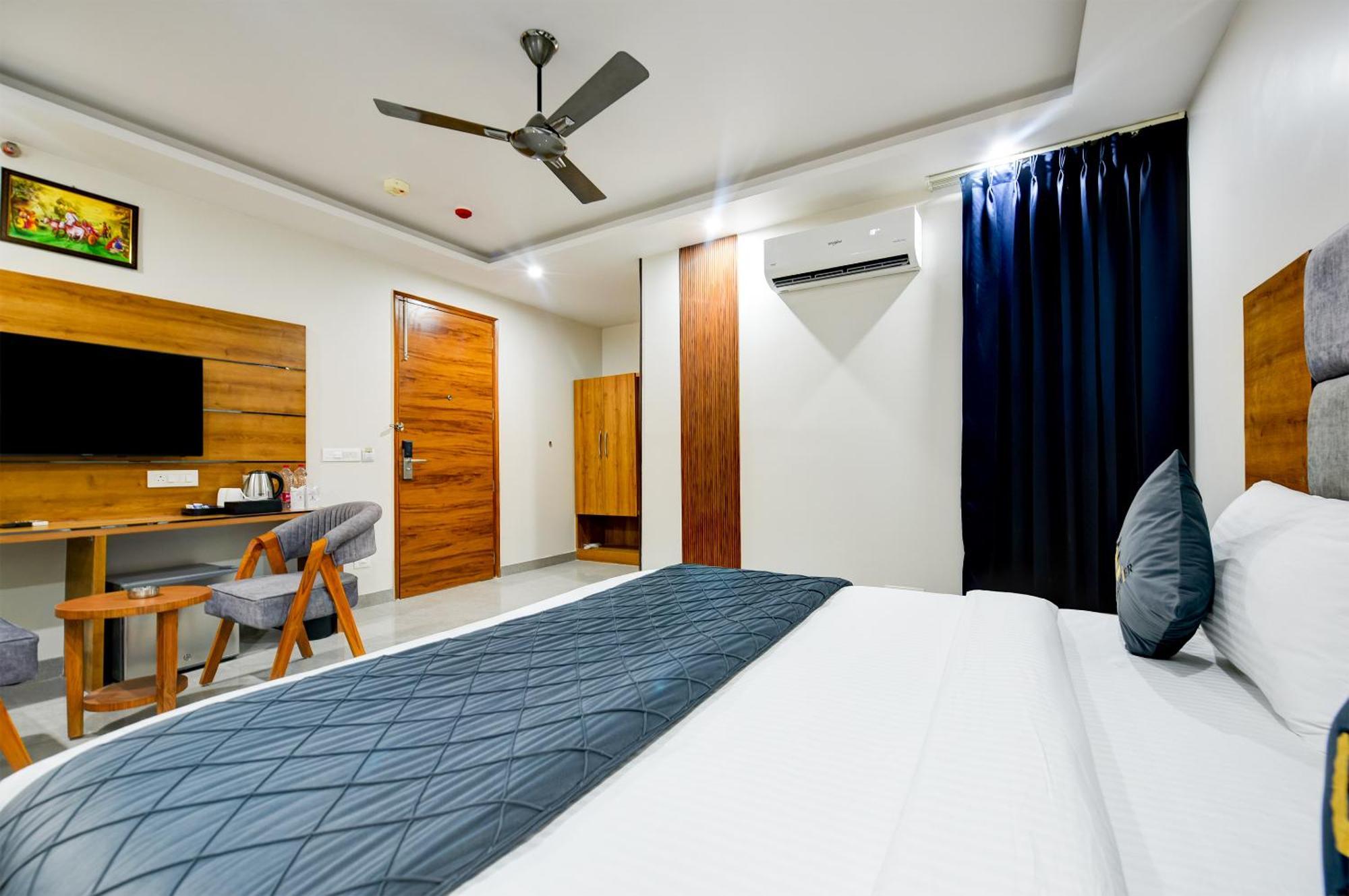 Airport Le Premier, New Delhi Hotel Exterior photo